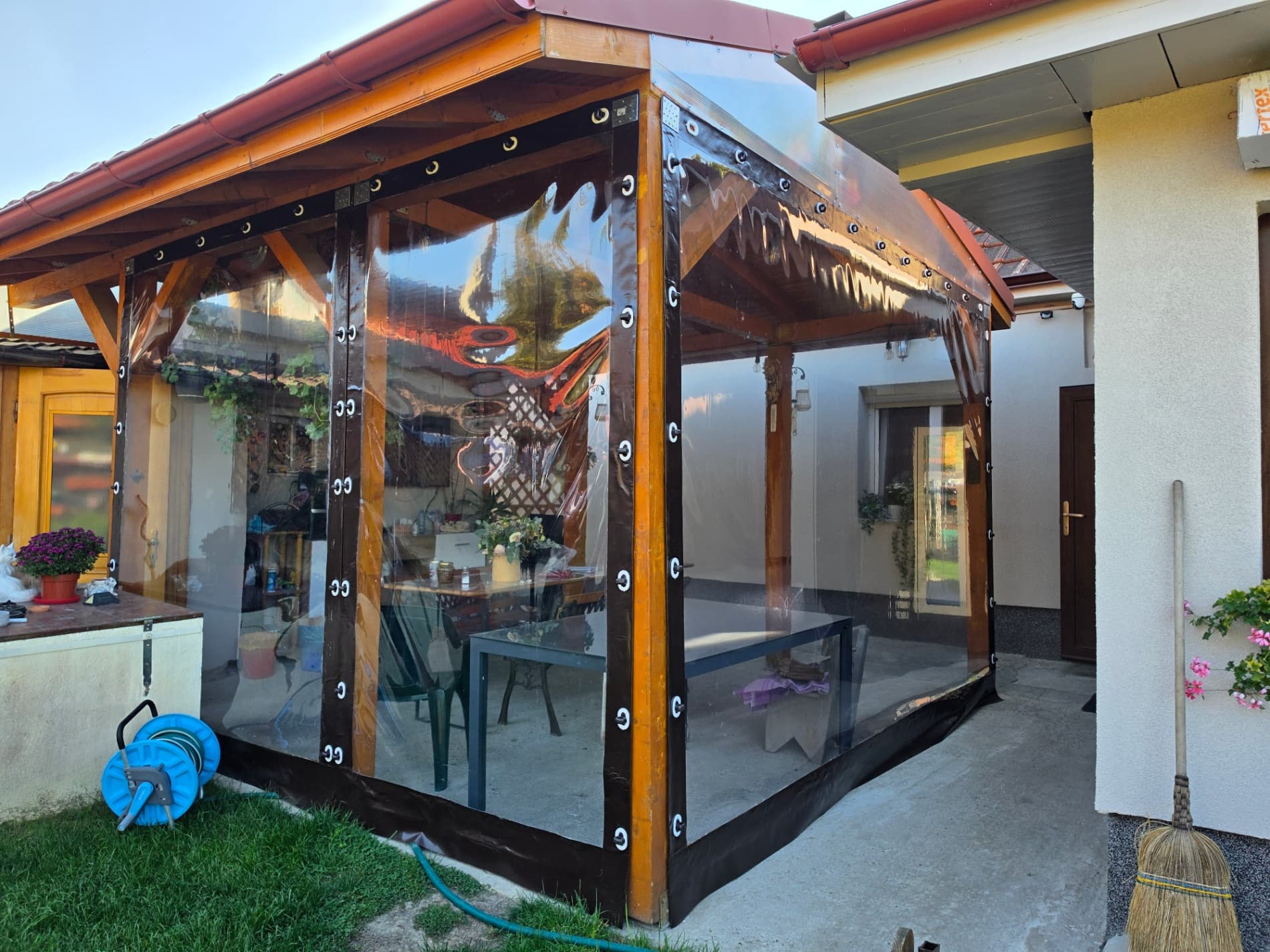 Închidere foisor cu folie Crystal Flex 800